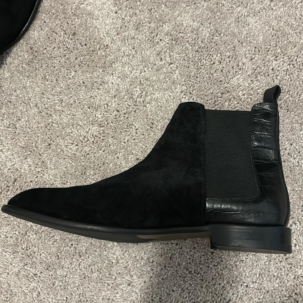 DONALD PLINER Calf Suede Chelsea Boot In black